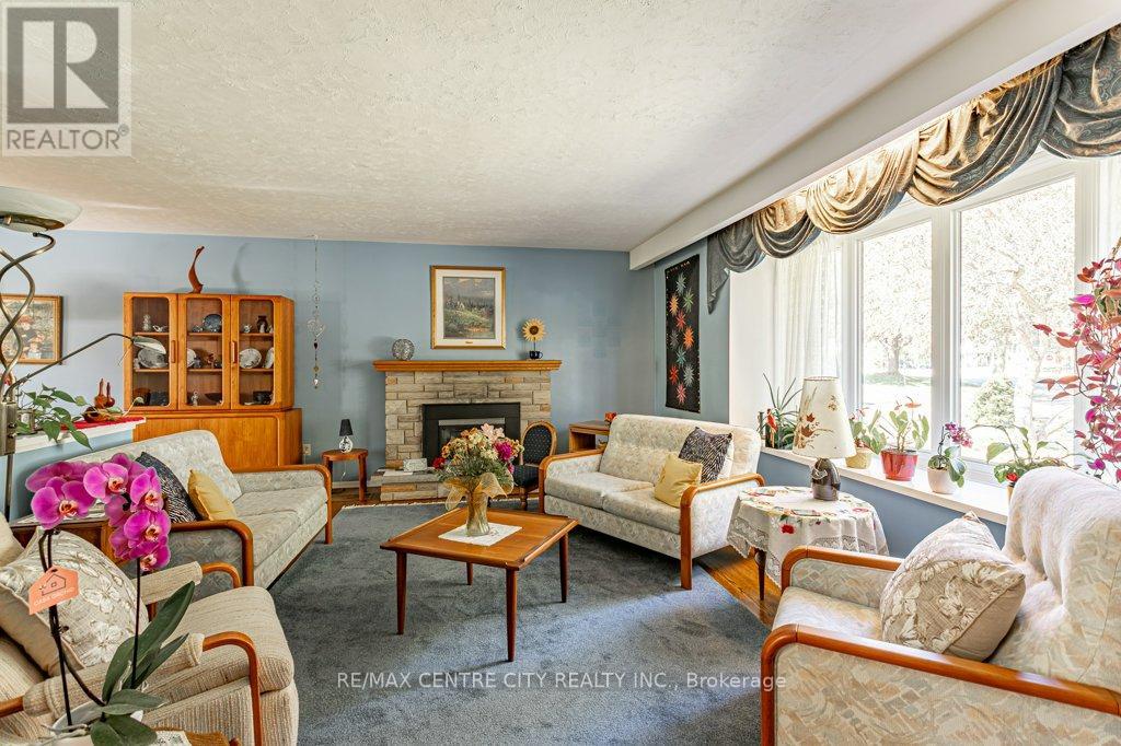 1411 Erindale Crescent, London North, Ontario  N5X 1V8 - Photo 6 - X12433936