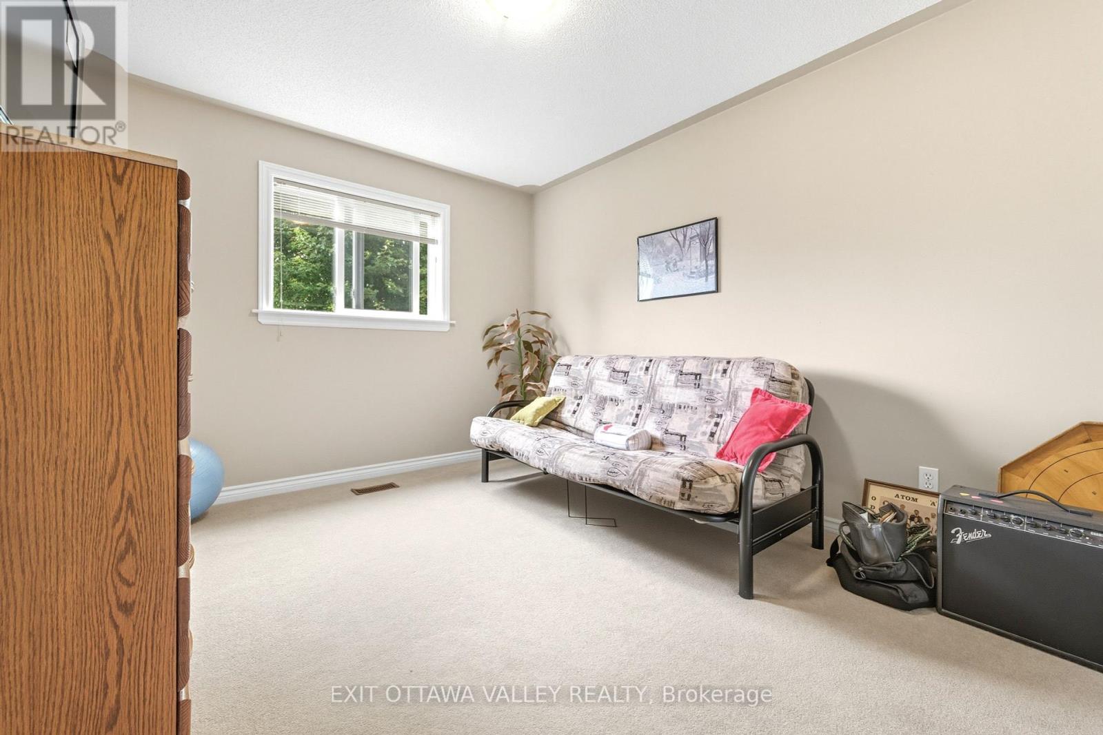 8 Cockcroft Crescent, Deep River, Ontario  K0J 1P0 - Photo 20 - X12434024