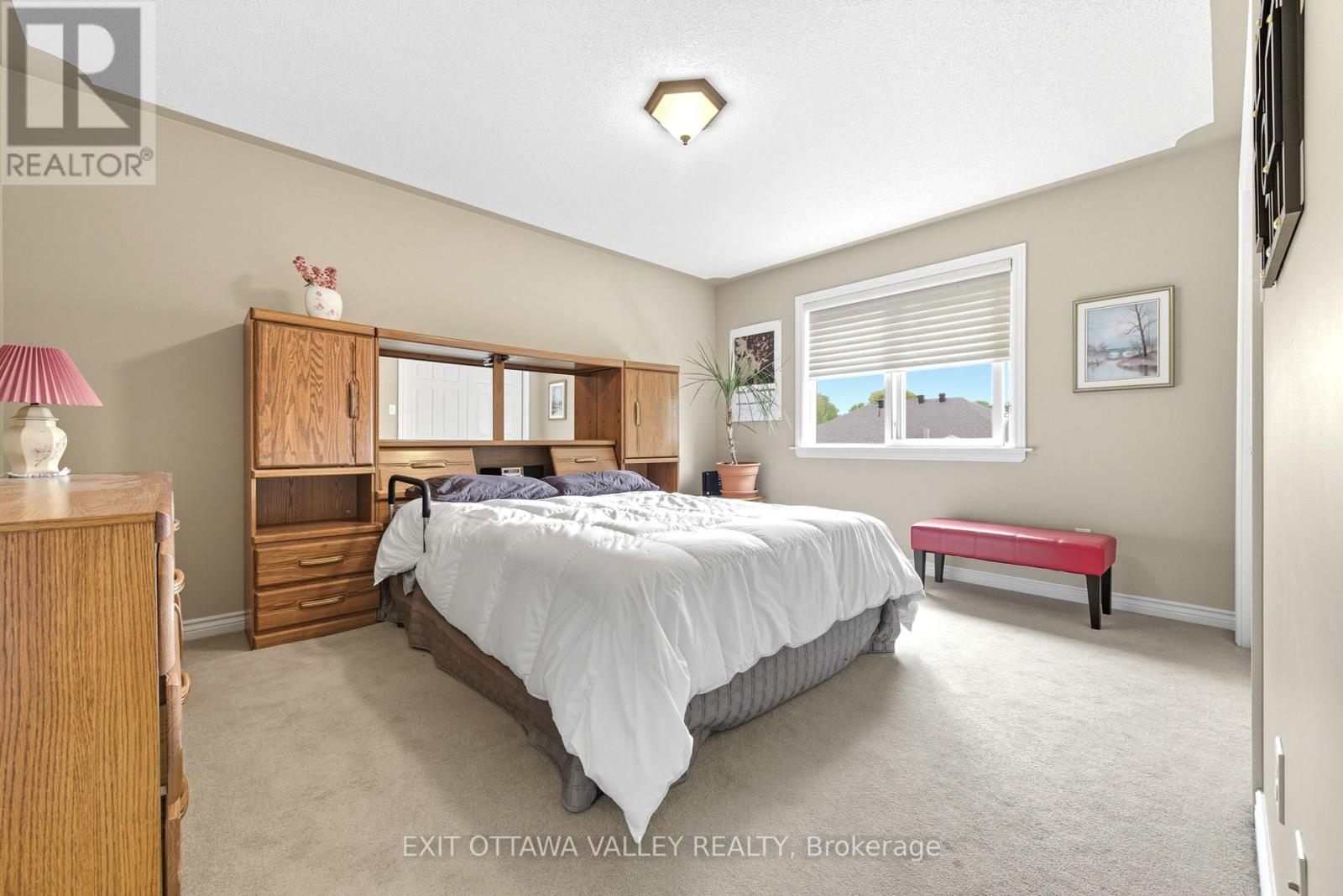 8 Cockcroft Crescent, Deep River, Ontario  K0J 1P0 - Photo 22 - X12434024