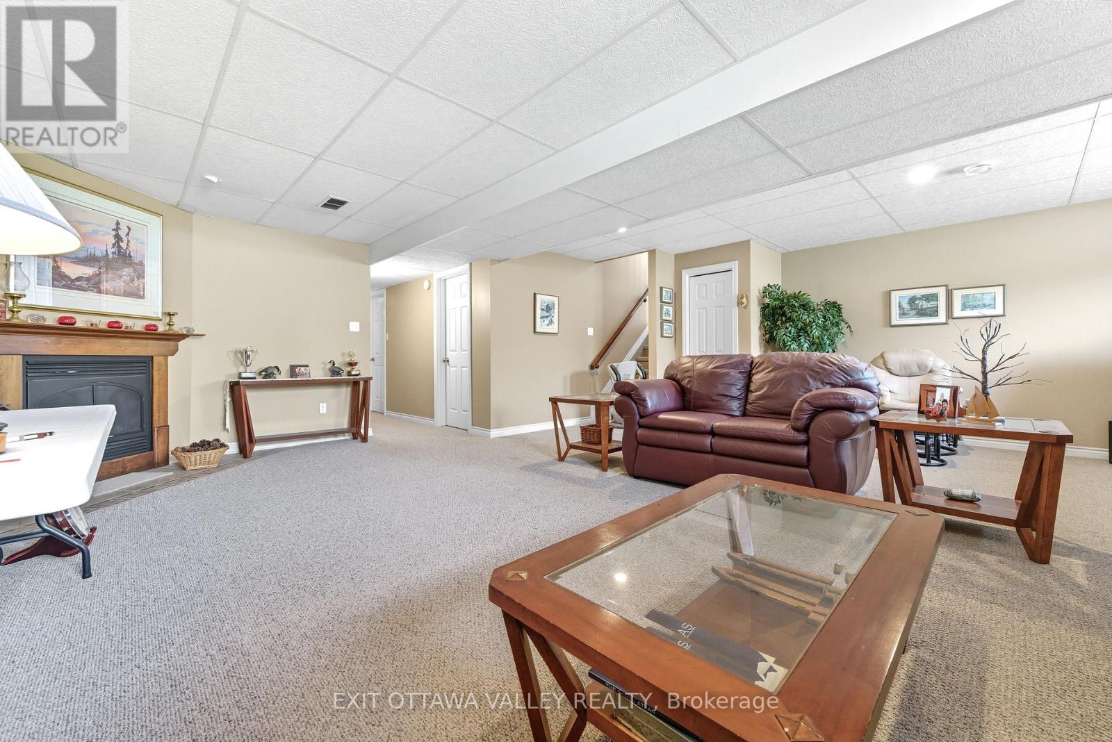8 Cockcroft Crescent, Deep River, Ontario  K0J 1P0 - Photo 29 - X12434024