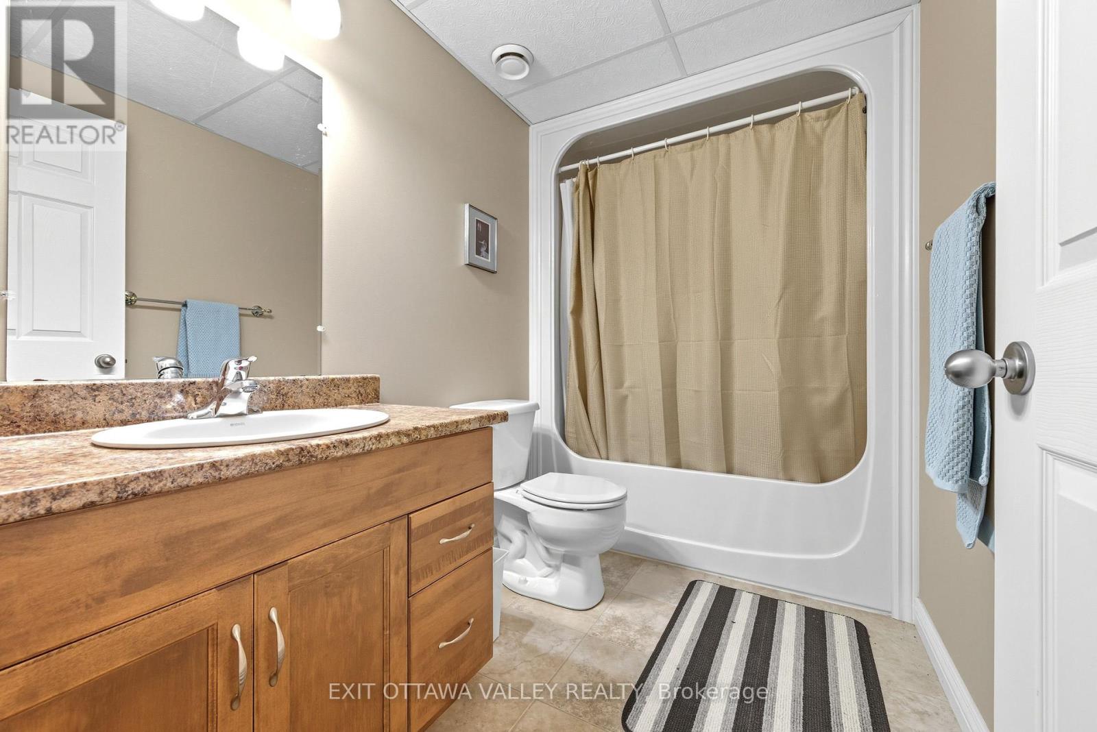 8 Cockcroft Crescent, Deep River, Ontario  K0J 1P0 - Photo 32 - X12434024