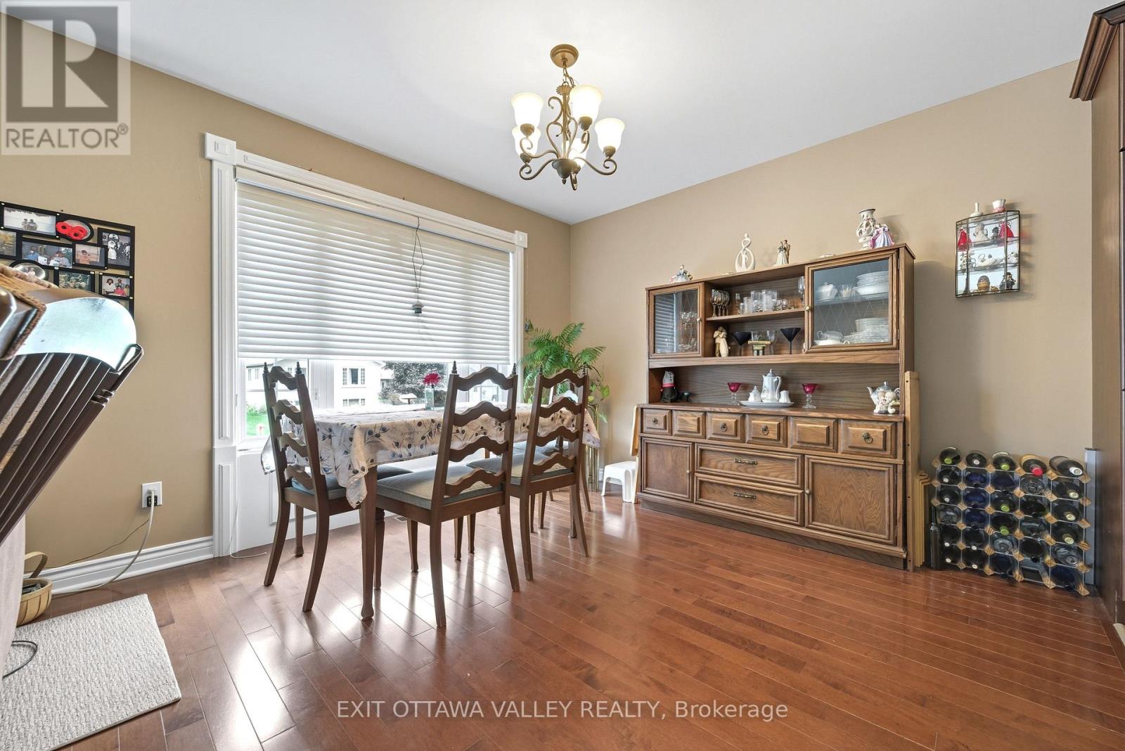 8 Cockcroft Crescent, Deep River, Ontario  K0J 1P0 - Photo 7 - X12434024