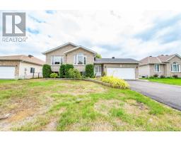 8 COCKCROFT CRESCENT, Deep River, Ontario