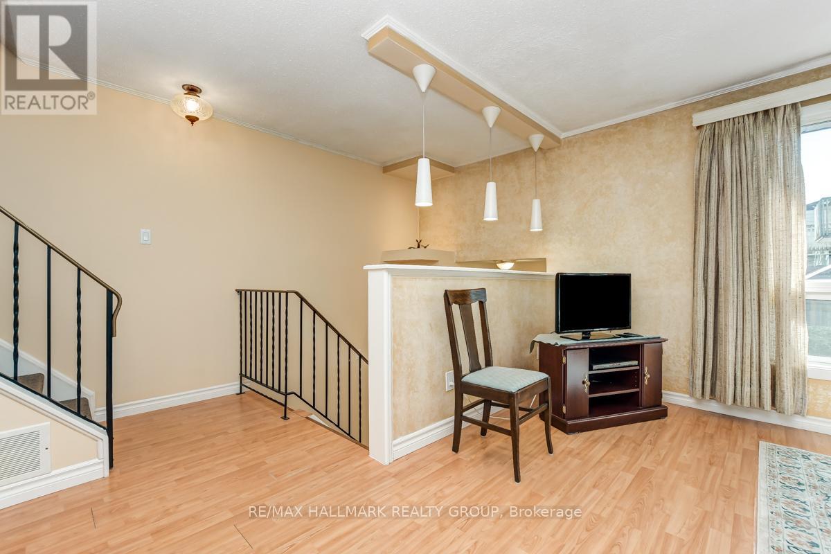 7 - 403 Montfort Street, Ottawa, Ontario  K1L 8G8 - Photo 5 - X12433935