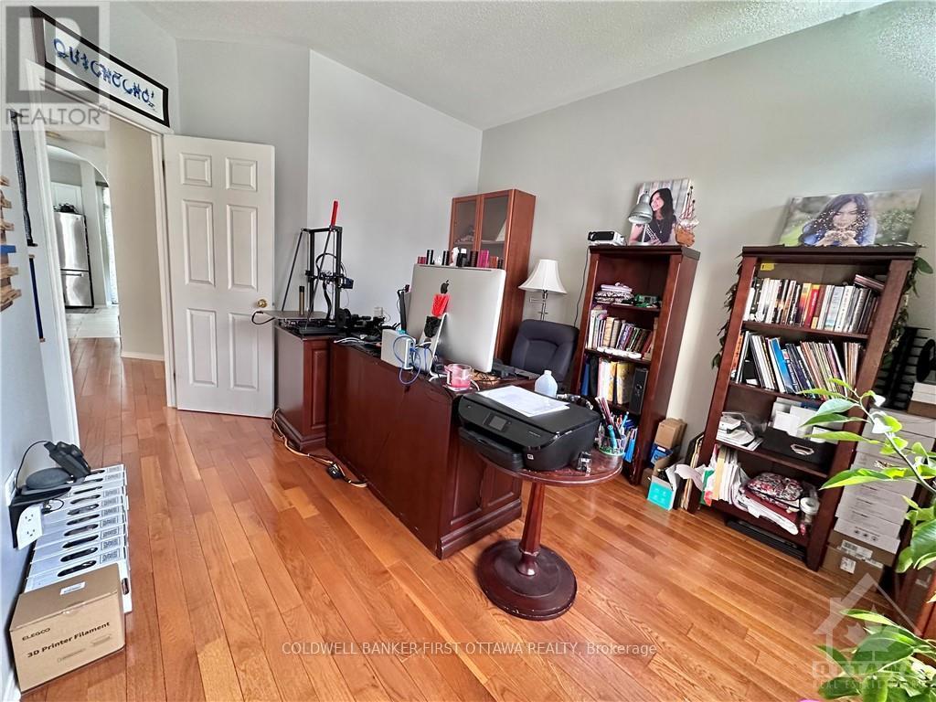 103 Columbia Avenue, Ottawa, Ontario  K1V 1Z3 - Photo 5 - X12433957