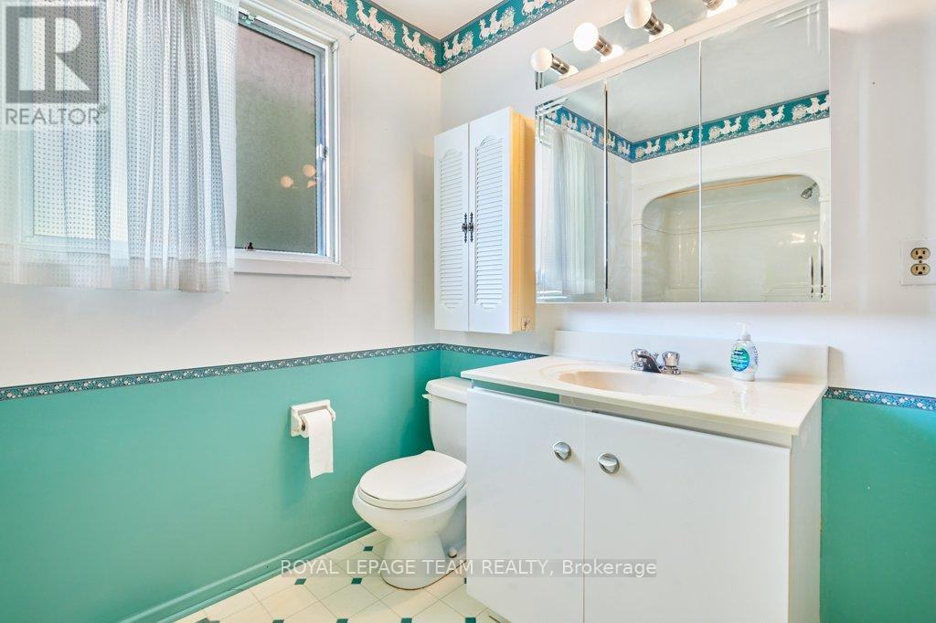 16 Keewatin Crescent, Ottawa, Ontario  K2E 6Z1 - Photo 27 - X12433978