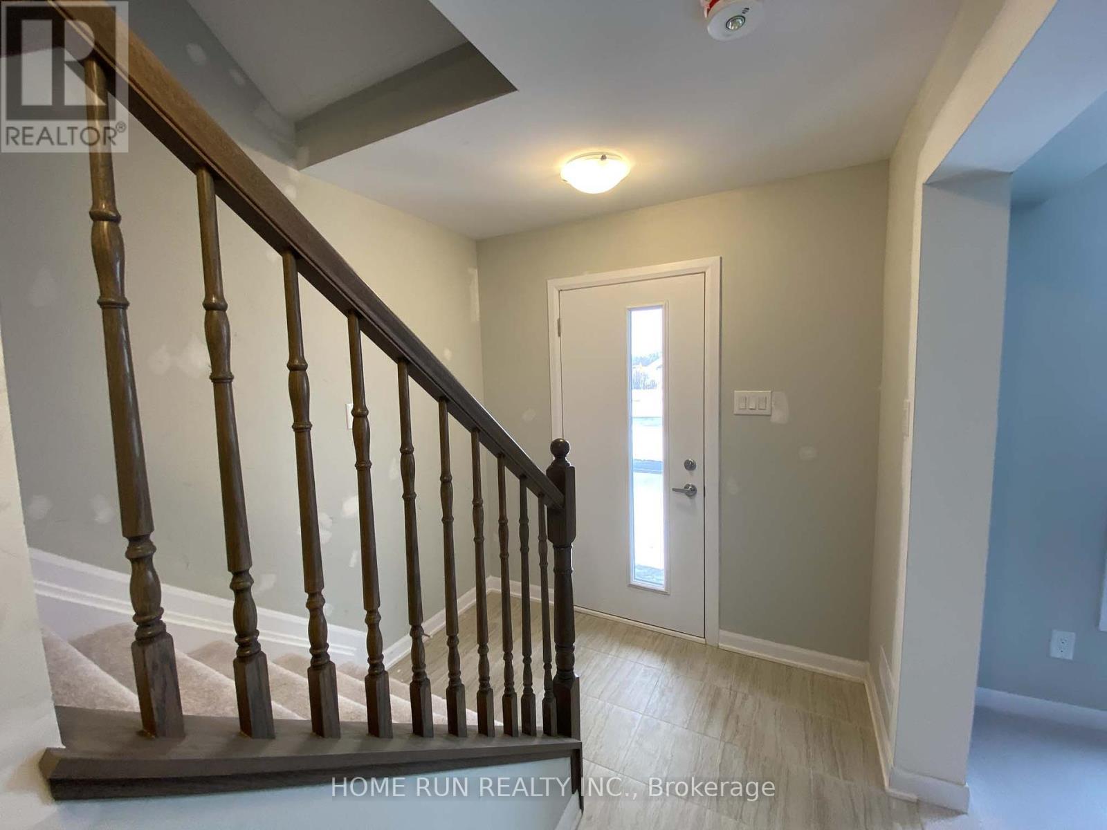 1091 Speedvale Court, Ottawa, Ontario  K2T 0P6 - Photo 2 - X12434019