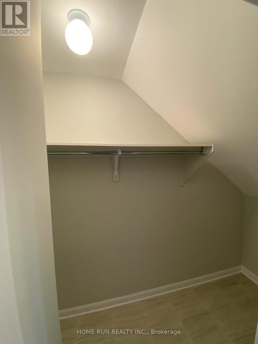 1091 Speedvale Court, Ottawa, Ontario  K2T 0P6 - Photo 4 - X12434019