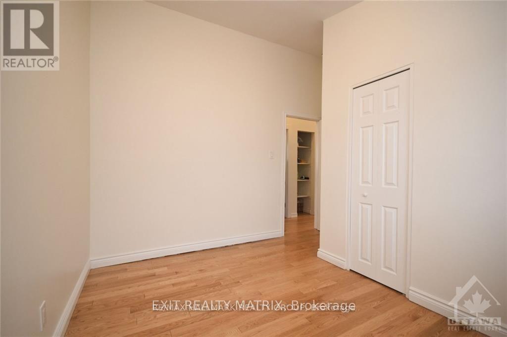 1415 Maxime Road, Ottawa, Ontario  K1B 4E7 - Photo 4 - X12434031
