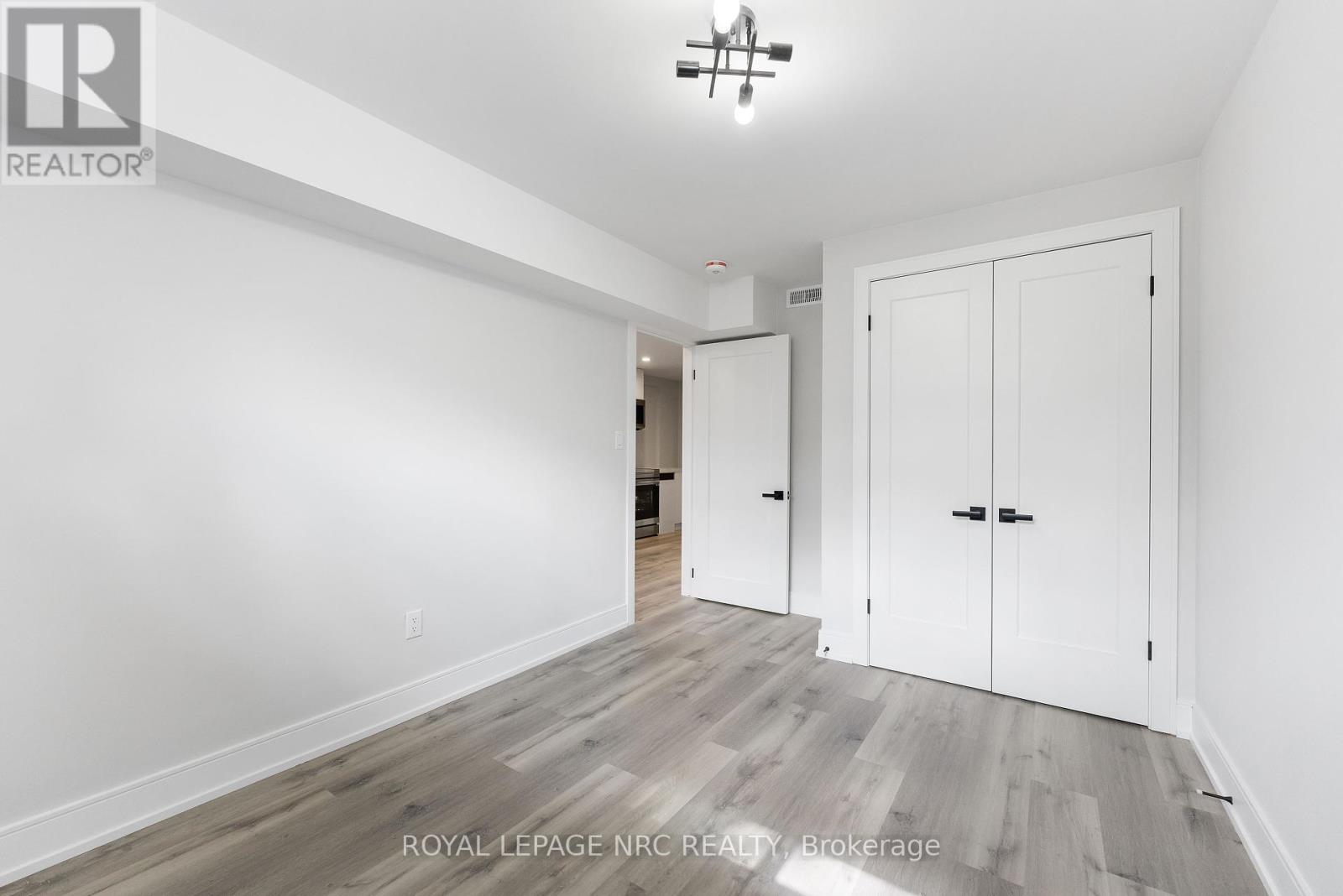 Lower - 318 River Road, Welland (Welland Downtown), Ontario  L3B 2S4 - Photo 12 - X12433991