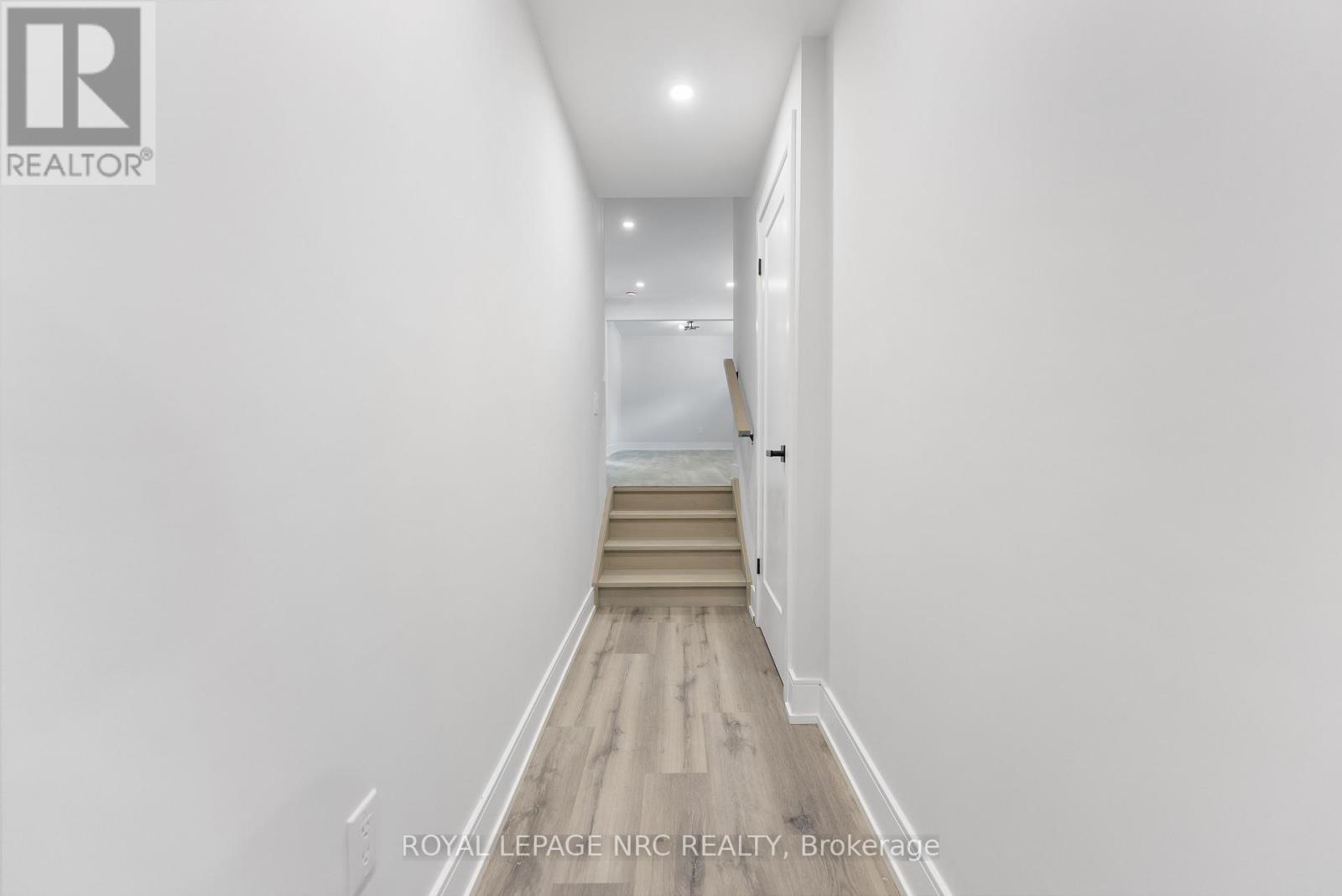 Lower - 318 River Road, Welland (Welland Downtown), Ontario  L3B 2S4 - Photo 4 - X12433991