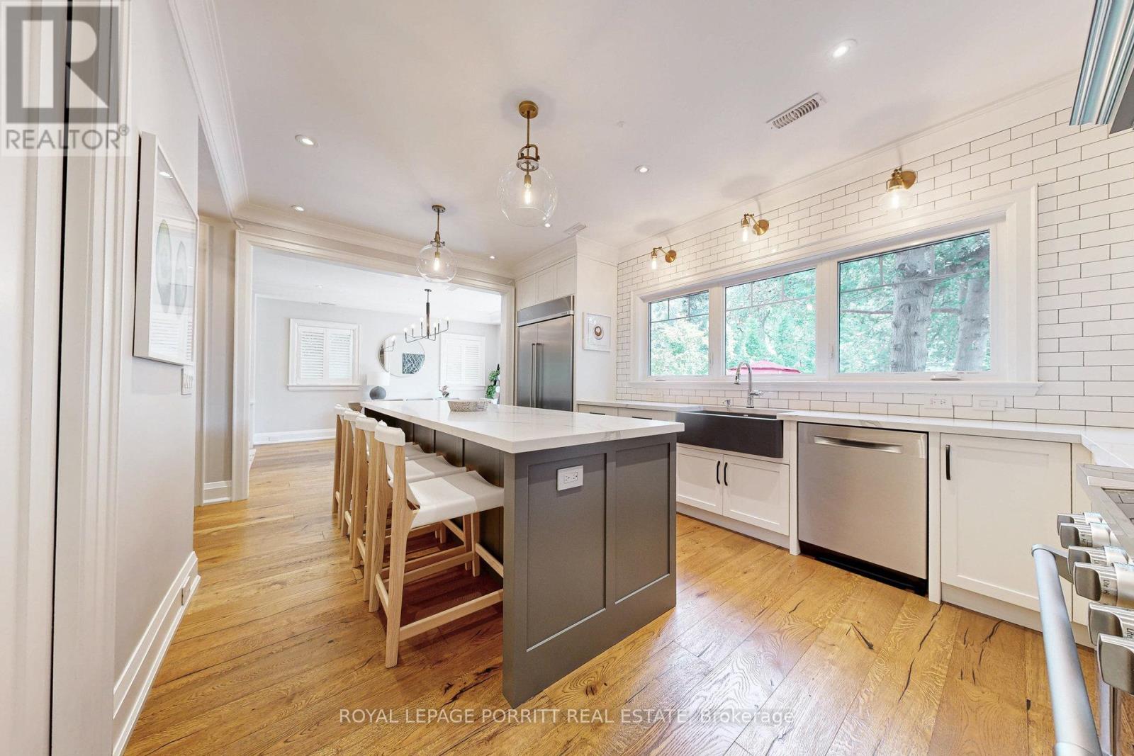 10 Thirty First Street, Toronto (Long Branch), Ontario  M8W 3E8 - Photo 12 - W12433818