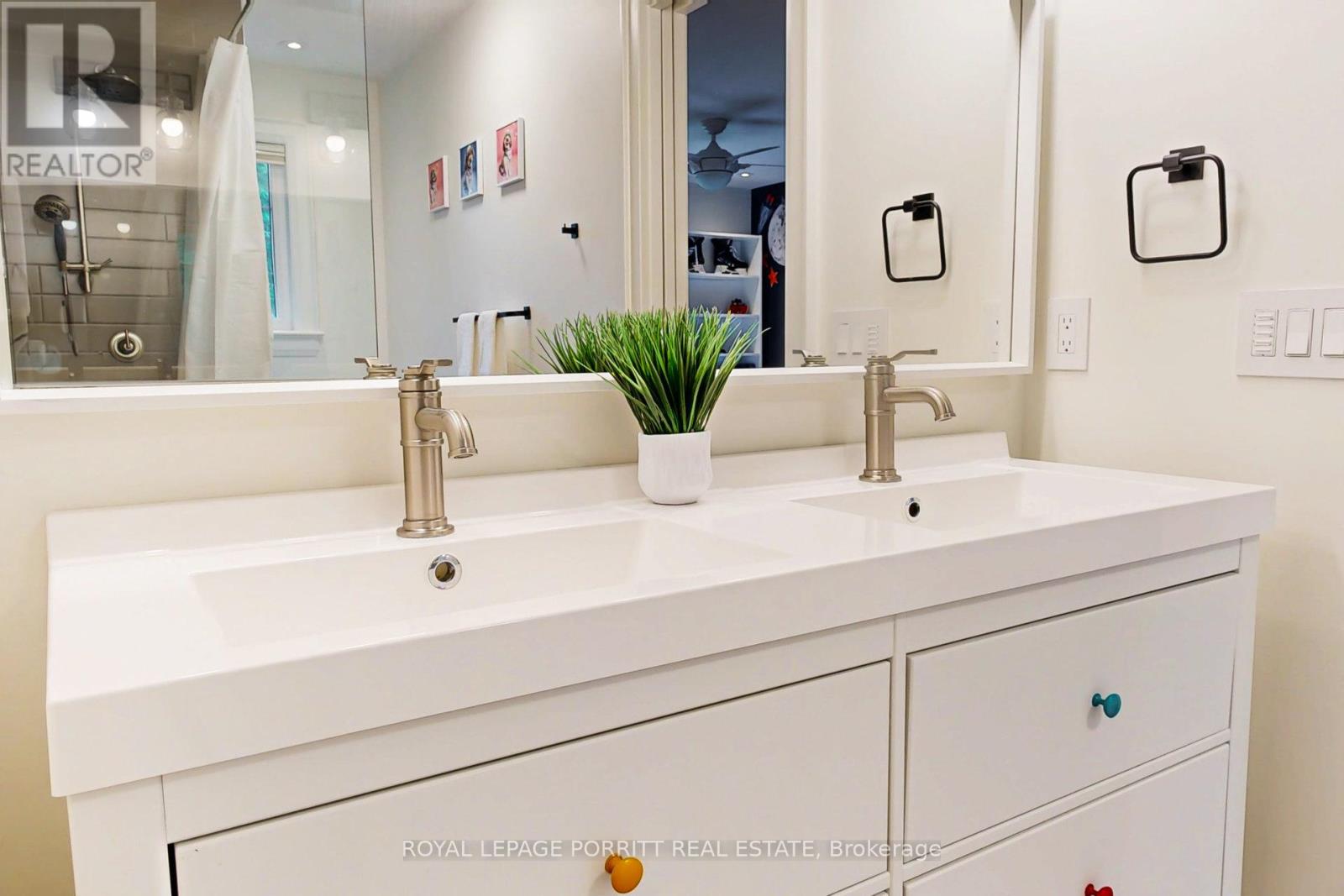10 Thirty First Street, Toronto (Long Branch), Ontario  M8W 3E8 - Photo 25 - W12433818