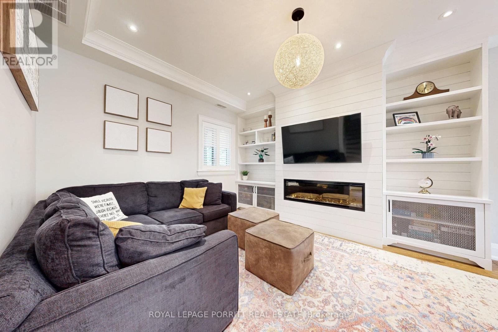 10 Thirty First Street, Toronto (Long Branch), Ontario  M8W 3E8 - Photo 3 - W12433818