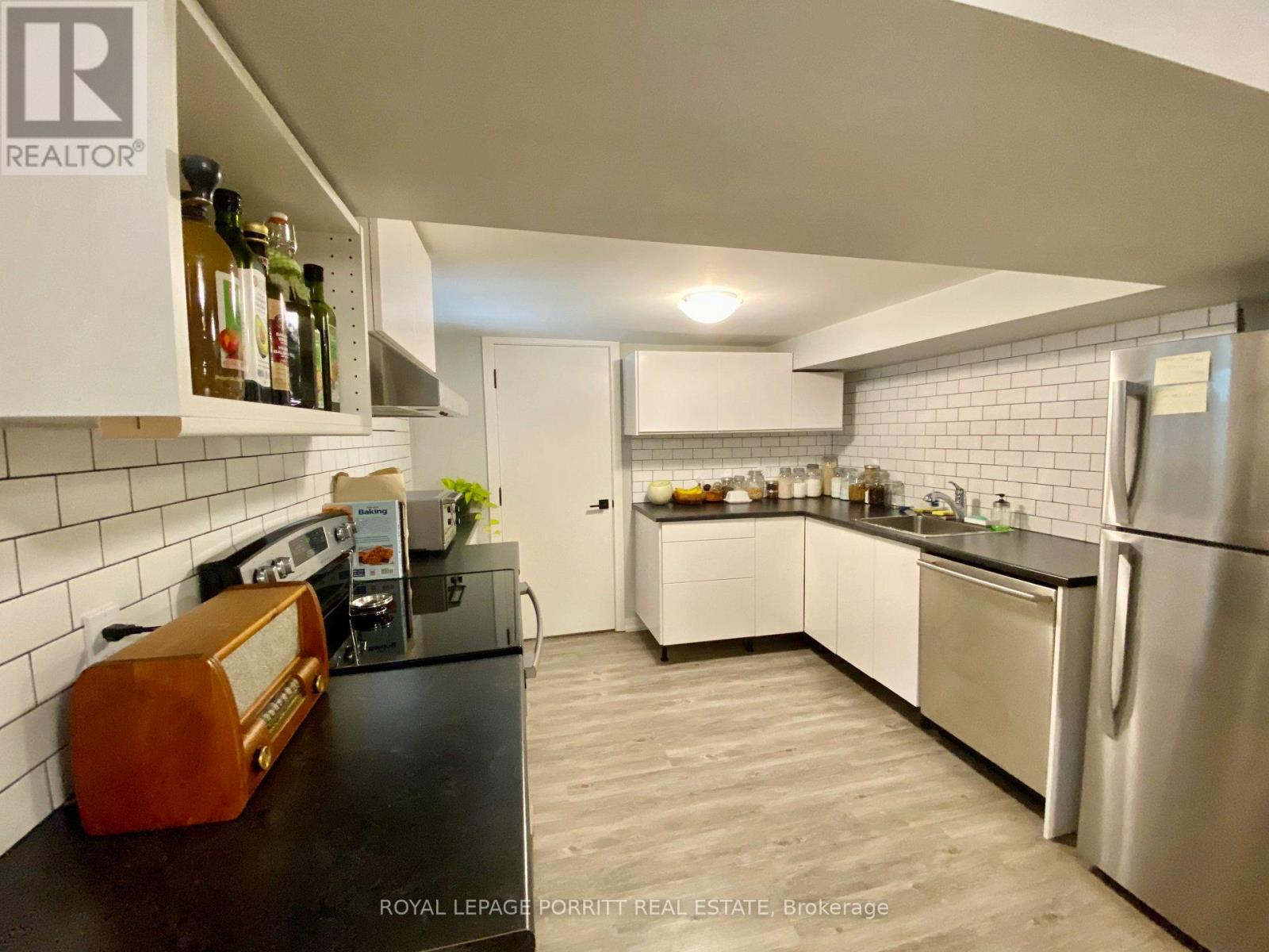 10 Thirty First Street, Toronto (Long Branch), Ontario  M8W 3E8 - Photo 37 - W12433818