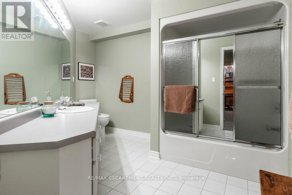 2 - 1095 Skyview Drive, Burlington, Ontario  L7P 4W7 - Photo 35 - W12433824