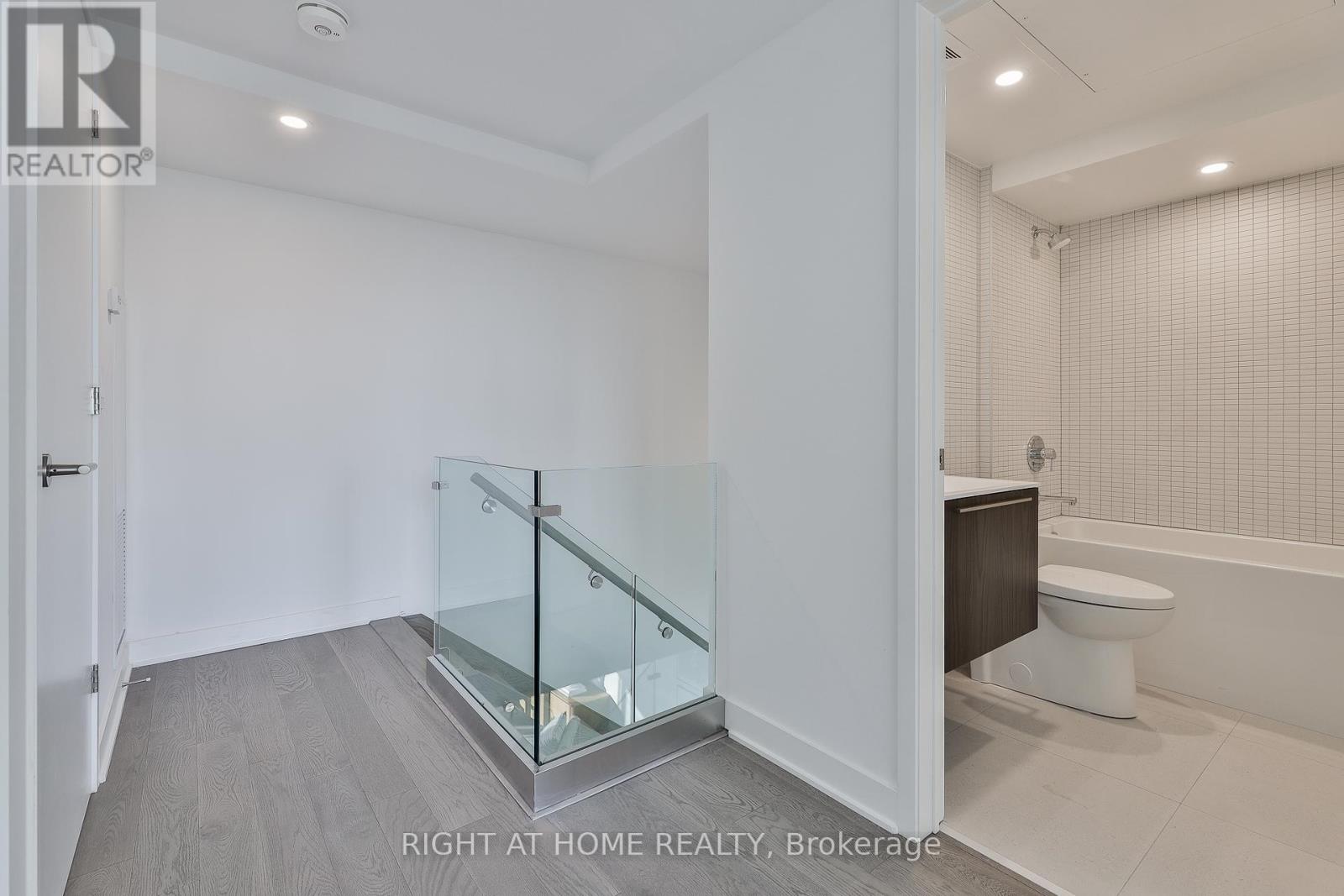 607 - 2720 Dundas Street W, Toronto, Ontario  M6P 1Y2 - Photo 23 - W12433833