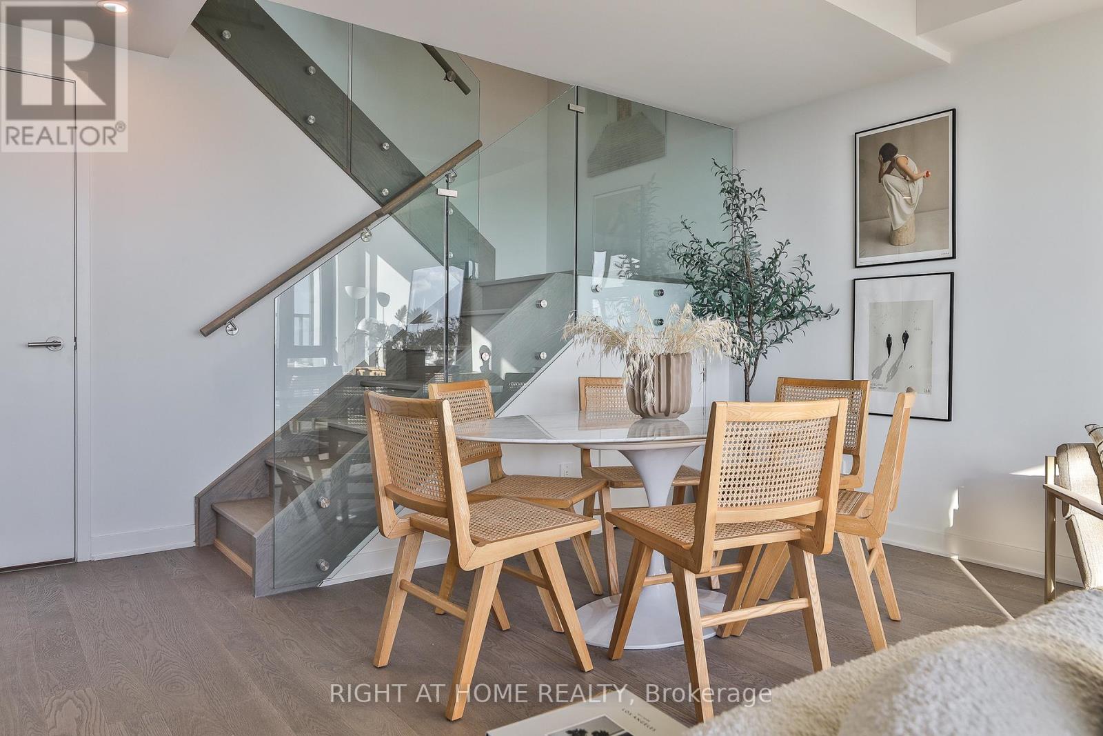 607 - 2720 Dundas Street W, Toronto, Ontario  M6P 1Y2 - Photo 8 - W12433833