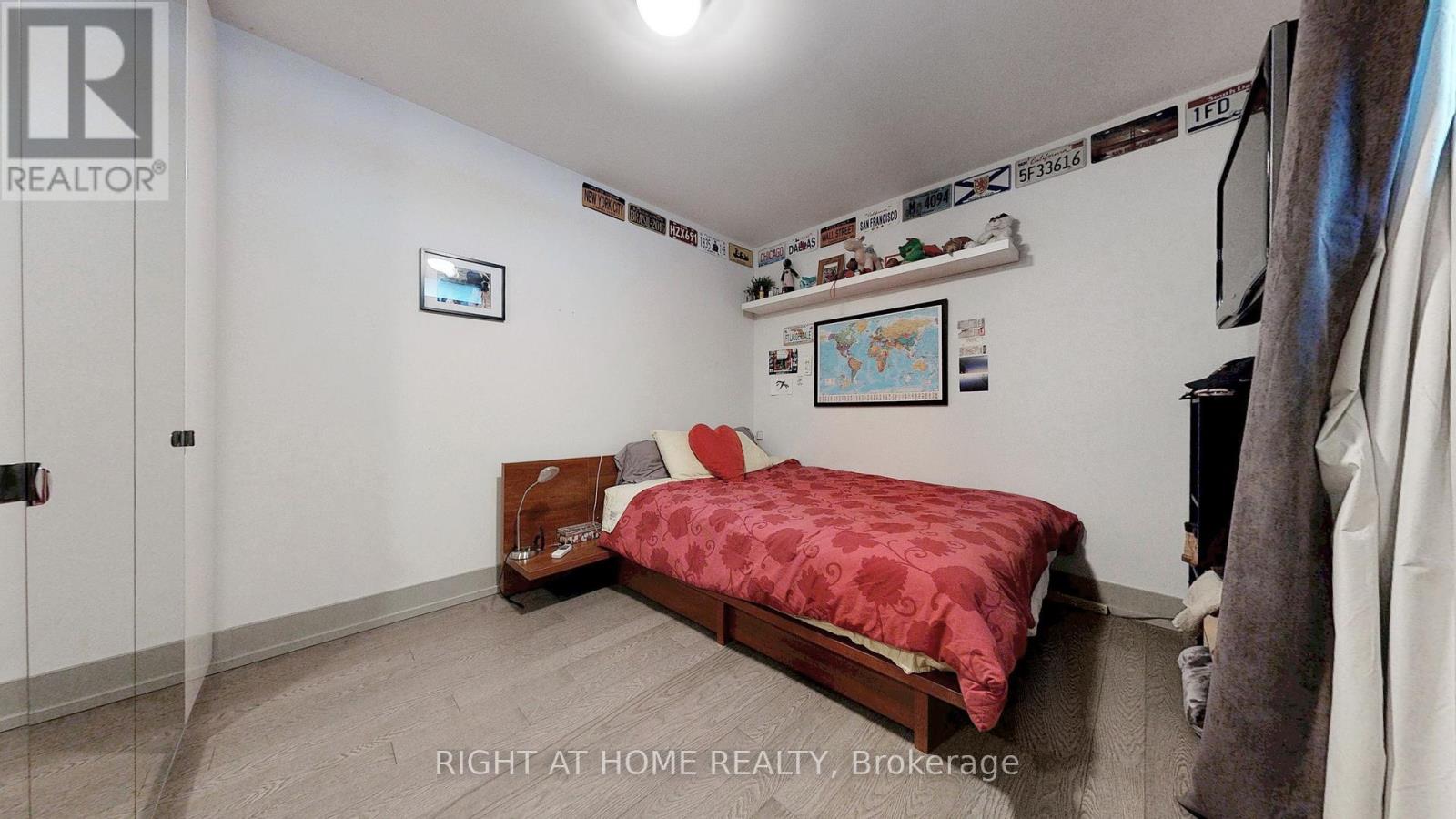 2400 St Clair Avenue W, Toronto (Junction Area), Ontario  M6N 1L1 - Photo 25 - W12433841