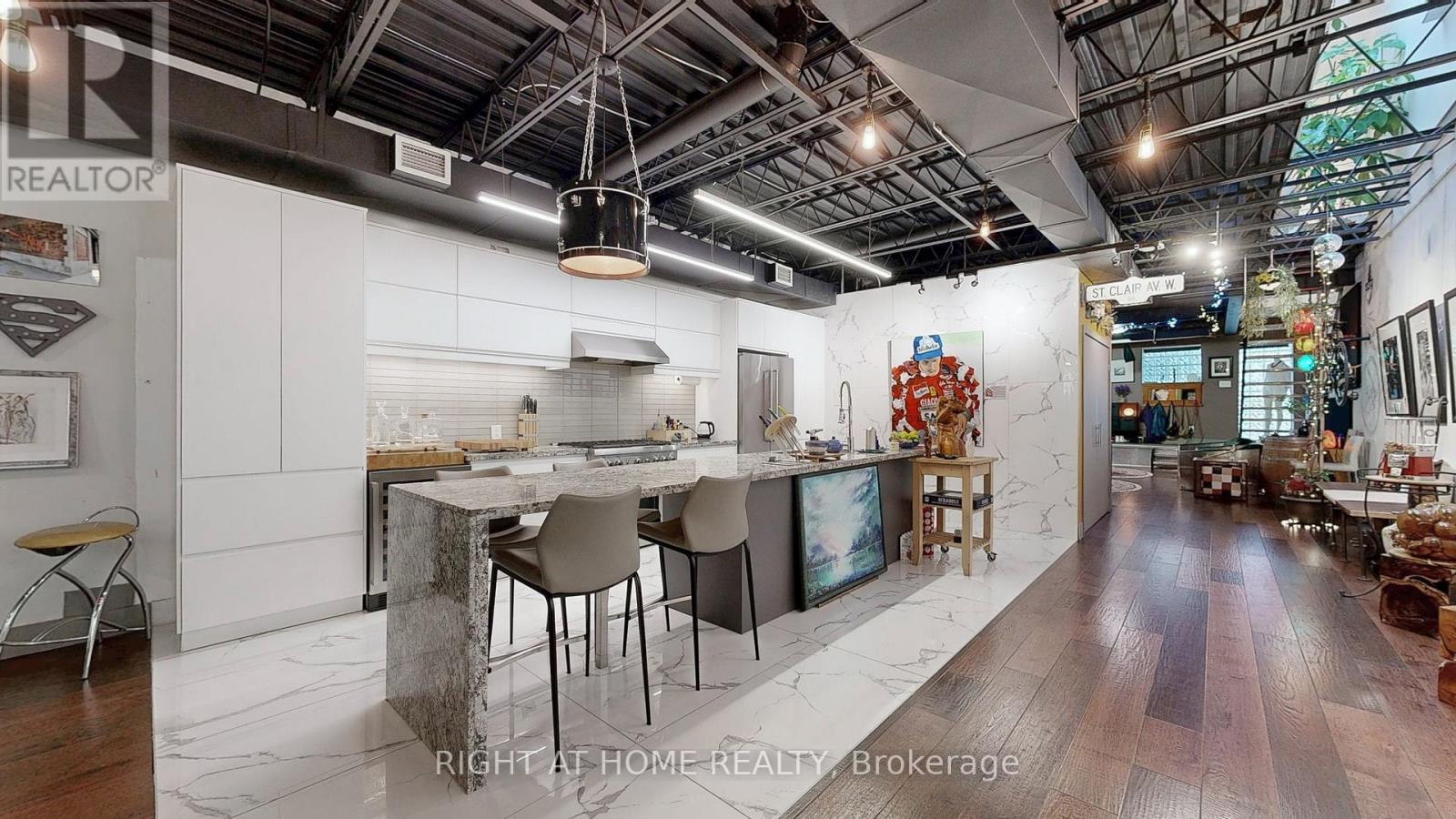 2400 St Clair Avenue W, Toronto (Junction Area), Ontario  M6N 1L1 - Photo 4 - W12433841