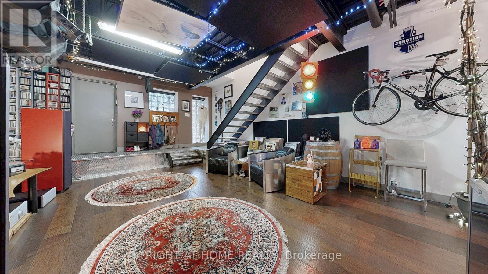 2400 St Clair Avenue W, Toronto (Junction Area), Ontario  M6N 1L1 - Photo 8 - W12433841