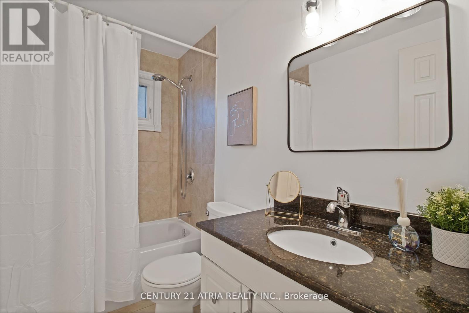 3222 Hornbeam Crescent, Mississauga, Ontario  L5L 1B4 - Photo 20 - W12433853