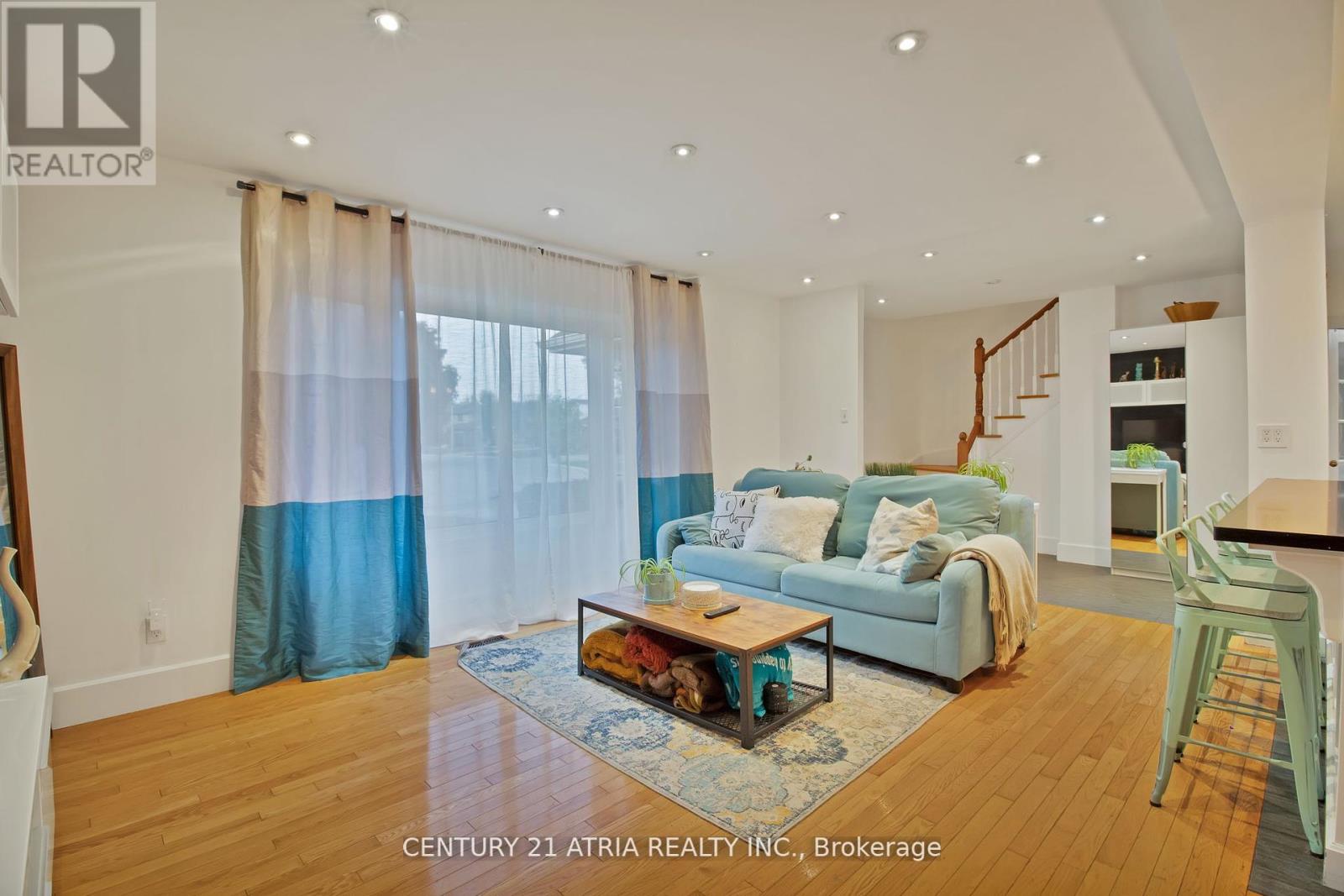 3222 Hornbeam Crescent, Mississauga, Ontario  L5L 1B4 - Photo 5 - W12433853