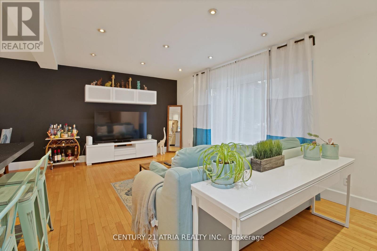 3222 Hornbeam Crescent, Mississauga, Ontario  L5L 1B4 - Photo 6 - W12433853