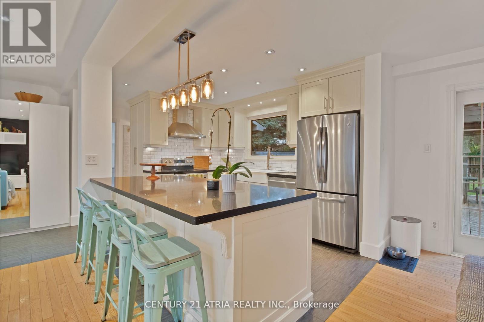 3222 Hornbeam Crescent, Mississauga, Ontario  L5L 1B4 - Photo 7 - W12433853