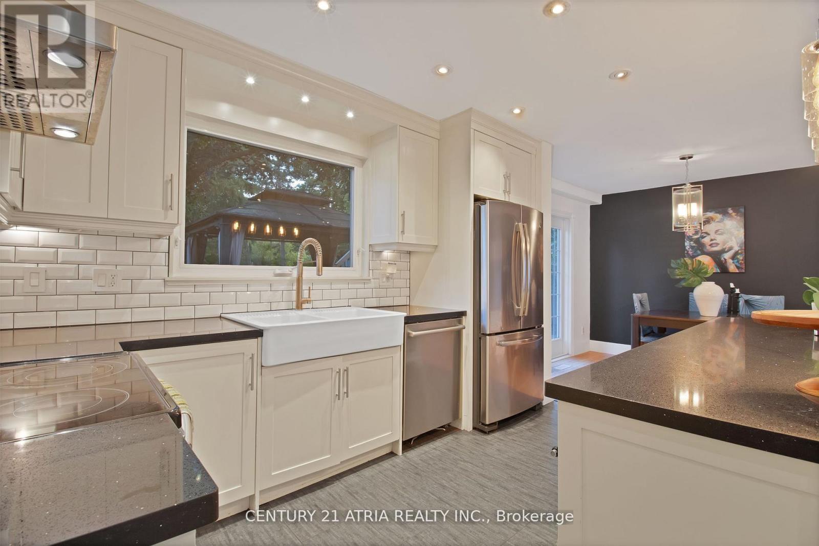 3222 Hornbeam Crescent, Mississauga, Ontario  L5L 1B4 - Photo 9 - W12433853