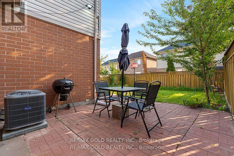 30 Worthington Avenue, Brampton, Ontario  L7A 1M9 - Photo 27 - W12433858
