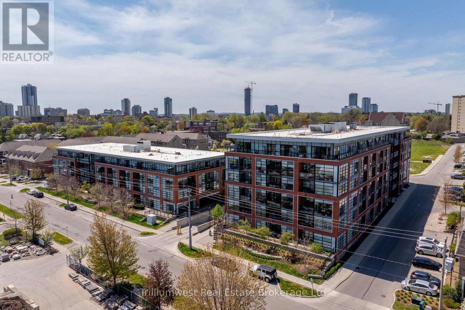412 - 155 St Leger Street, Kitchener, Ontario  N2H 0B9 - Photo 2 - X12433891