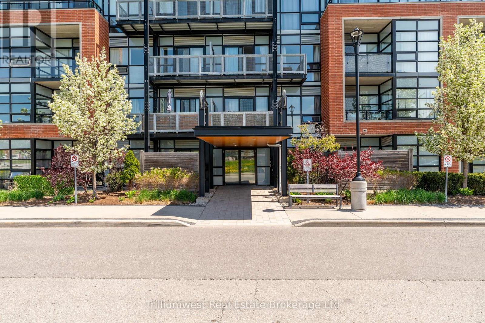 412 - 155 St Leger Street, Kitchener, Ontario  N2H 0B9 - Photo 3 - X12433891