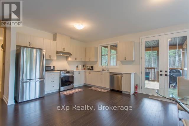 40 - 1052 Greensview Drive, Lake Of Bays, Ontario  P1H 0K1 - Photo 12 - X12433913