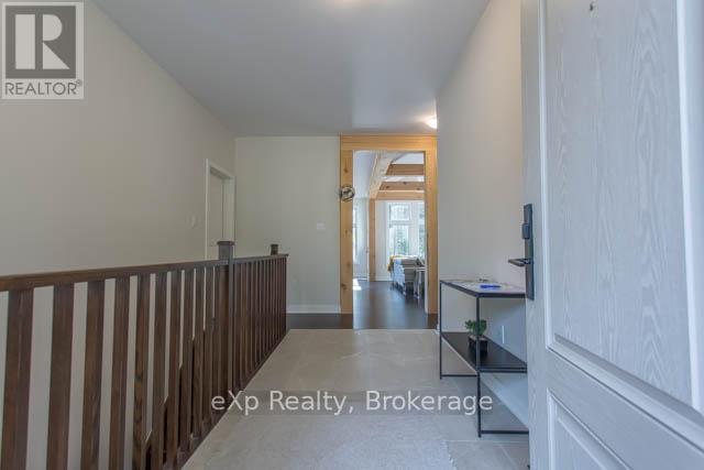 40 - 1052 Greensview Drive, Lake Of Bays, Ontario  P1H 0K1 - Photo 3 - X12433913