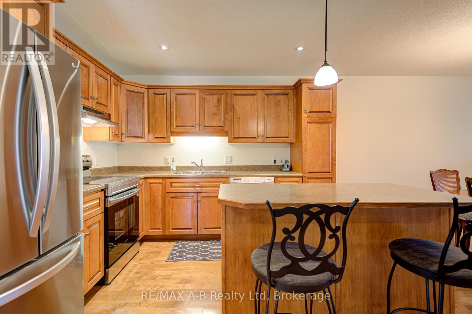 32 Harrison Street, Stratford, Ontario  N5A 0A4 - Photo 13 - X12433971