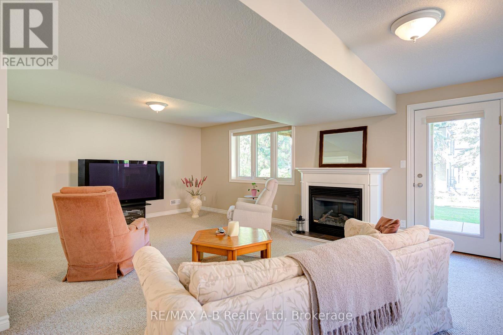 32 Harrison Street, Stratford, Ontario  N5A 0A4 - Photo 25 - X12433971