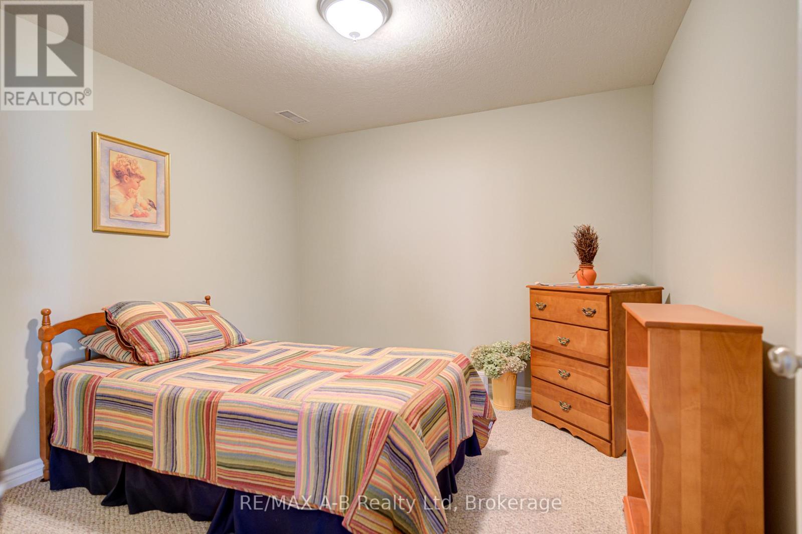 32 Harrison Street, Stratford, Ontario  N5A 0A4 - Photo 28 - X12433971