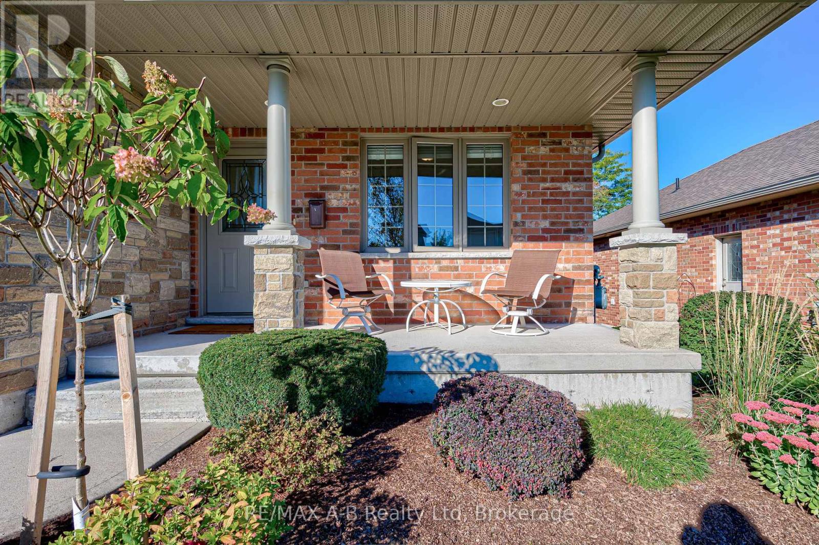 32 Harrison Street, Stratford, Ontario  N5A 0A4 - Photo 3 - X12433971