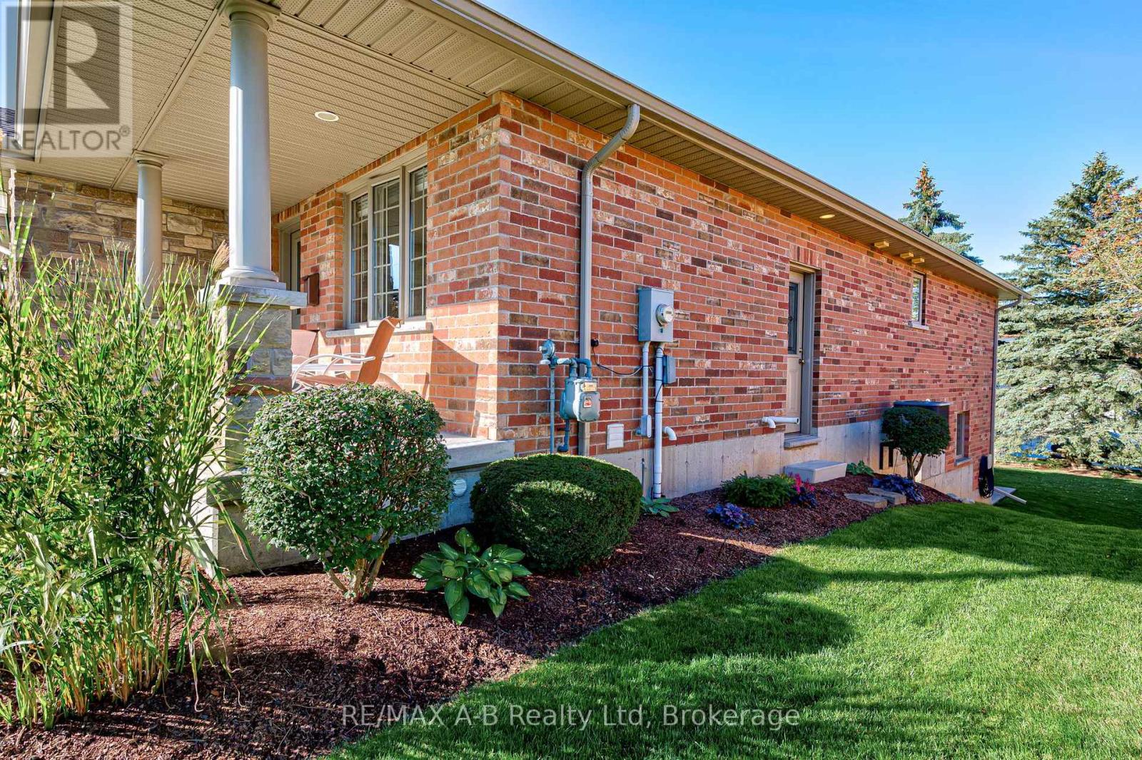 32 Harrison Street, Stratford, Ontario  N5A 0A4 - Photo 30 - X12433971