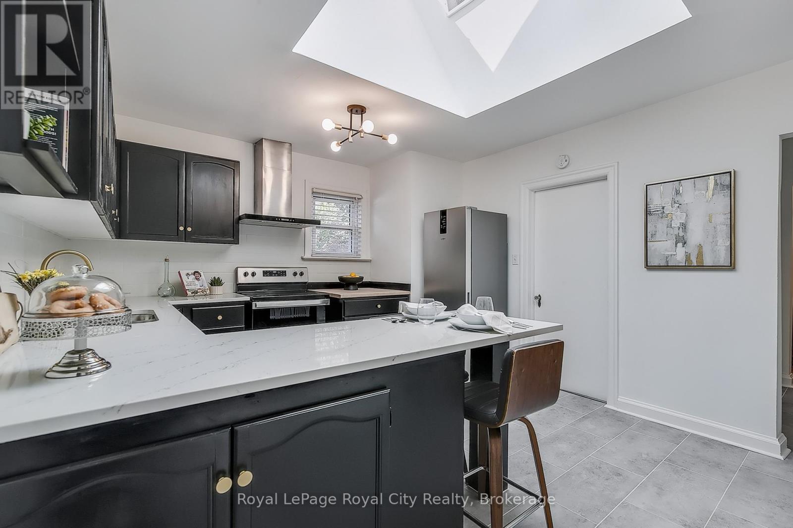 94 Durham Street, Guelph, Ontario  N1H 2Y3 - Photo 10 - X12434003