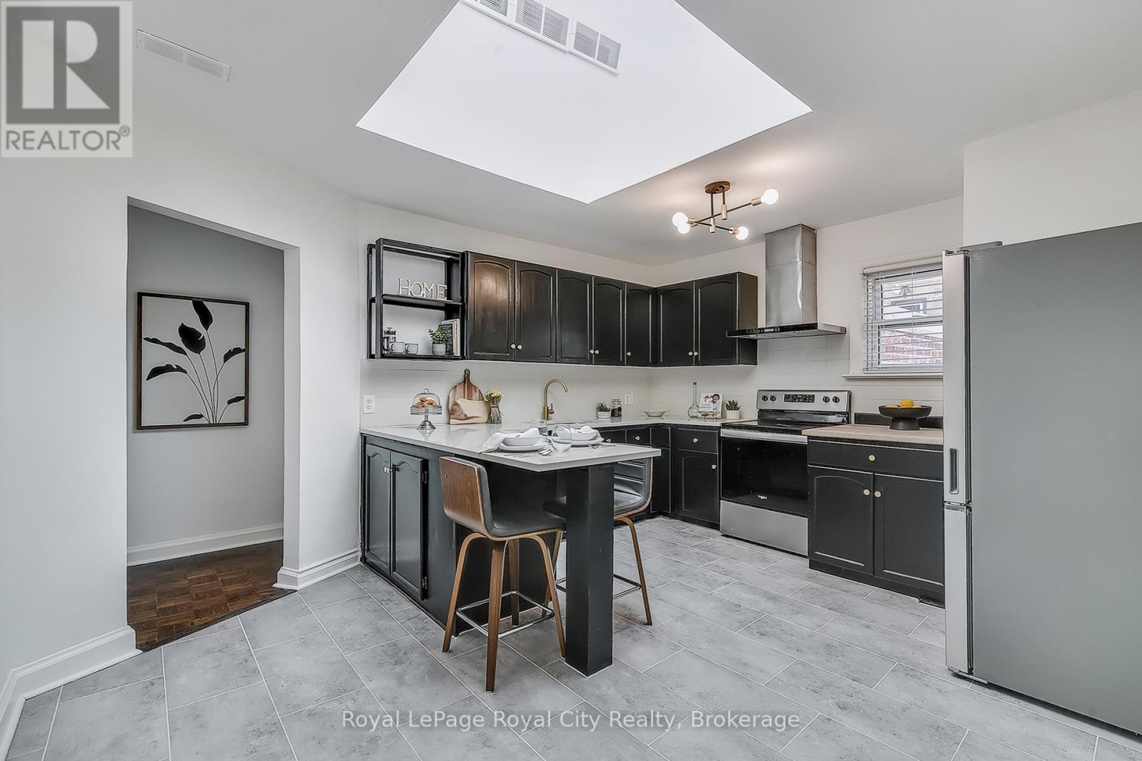 94 Durham Street, Guelph, Ontario  N1H 2Y3 - Photo 9 - X12434003