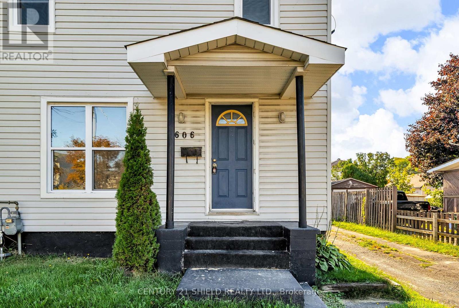 1606 PITT STREET, Cornwall, Ontario