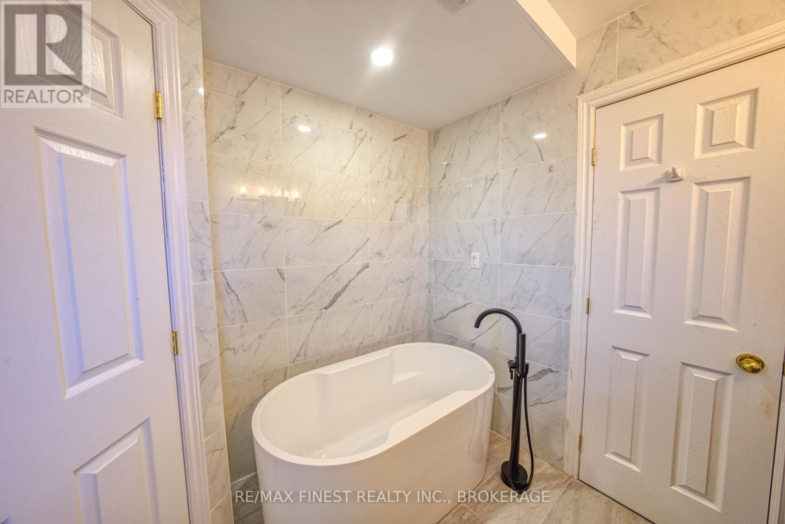 938 Lombardy Street, Kingston, Ontario  K7M 9C2 - Photo 15 - X12431801