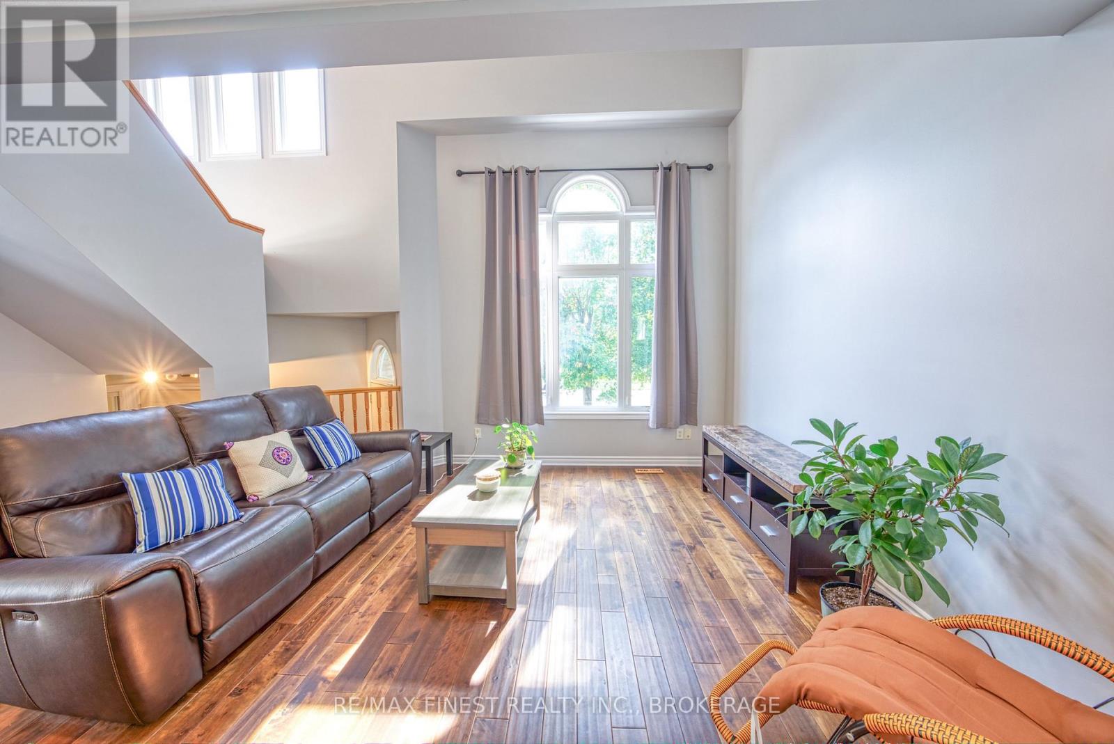938 Lombardy Street, Kingston, Ontario  K7M 9C2 - Photo 6 - X12431801