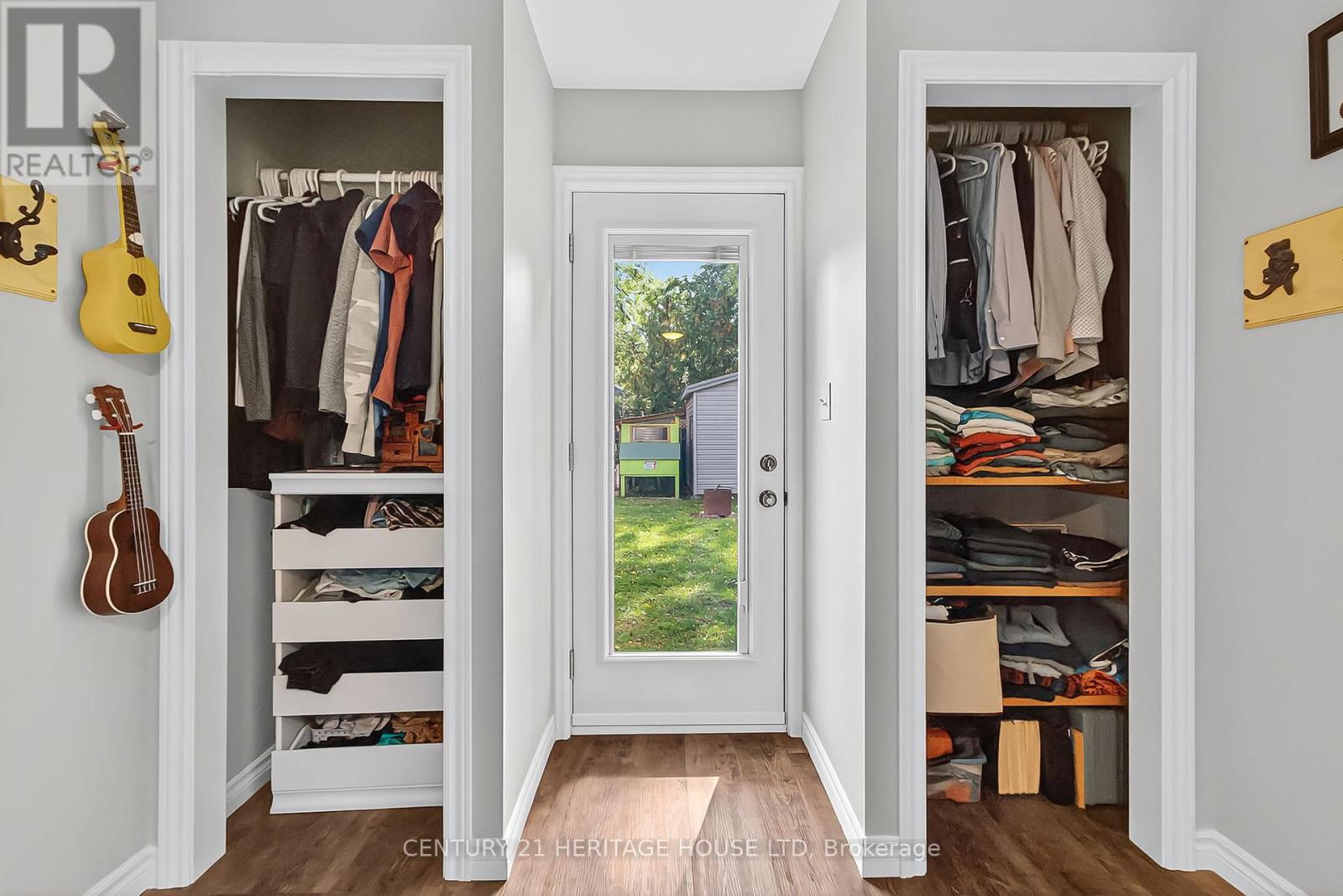 Photo 21 of 50 for 61 Regent Street S