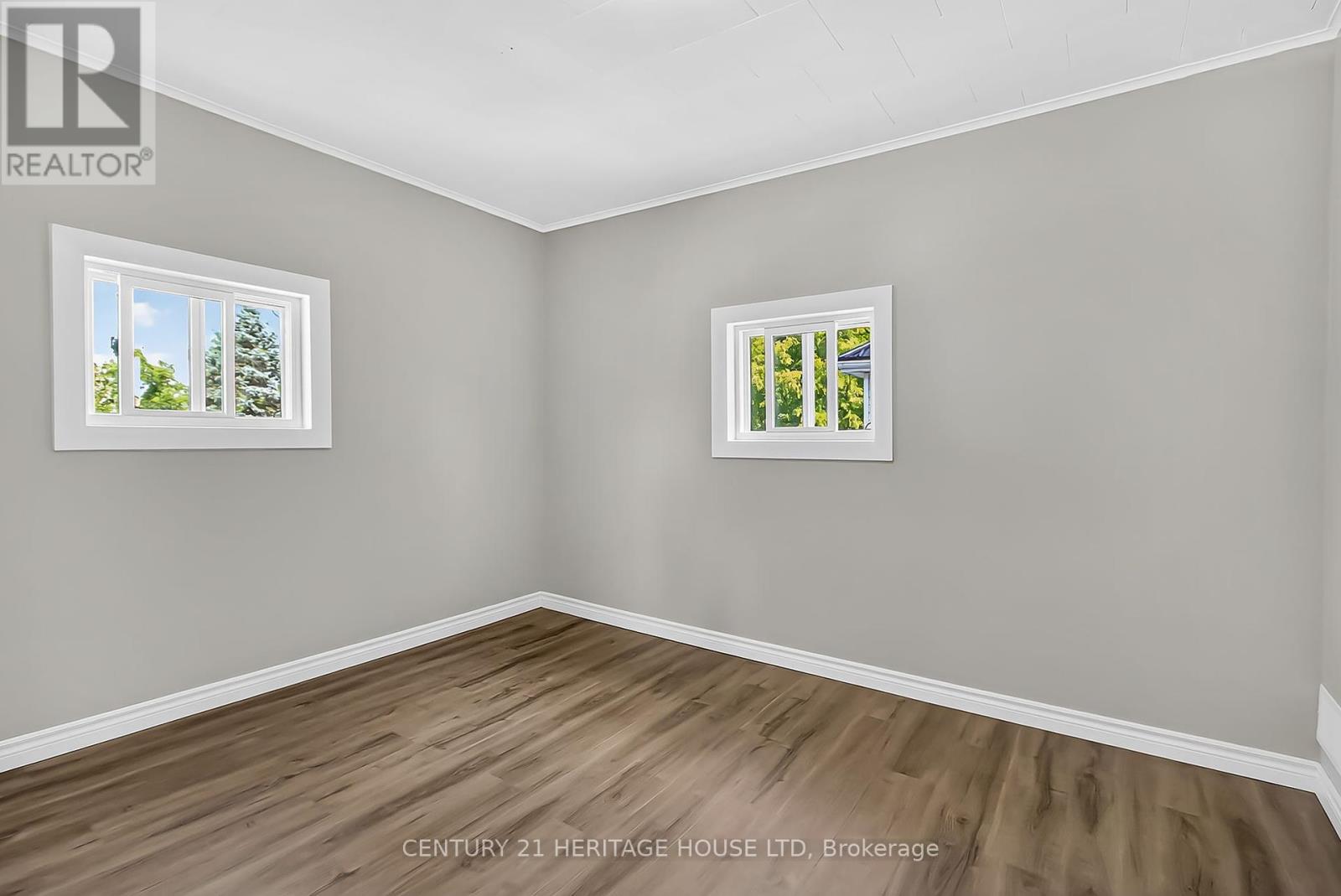 Photo 39 of 50 for 61 Regent Street S