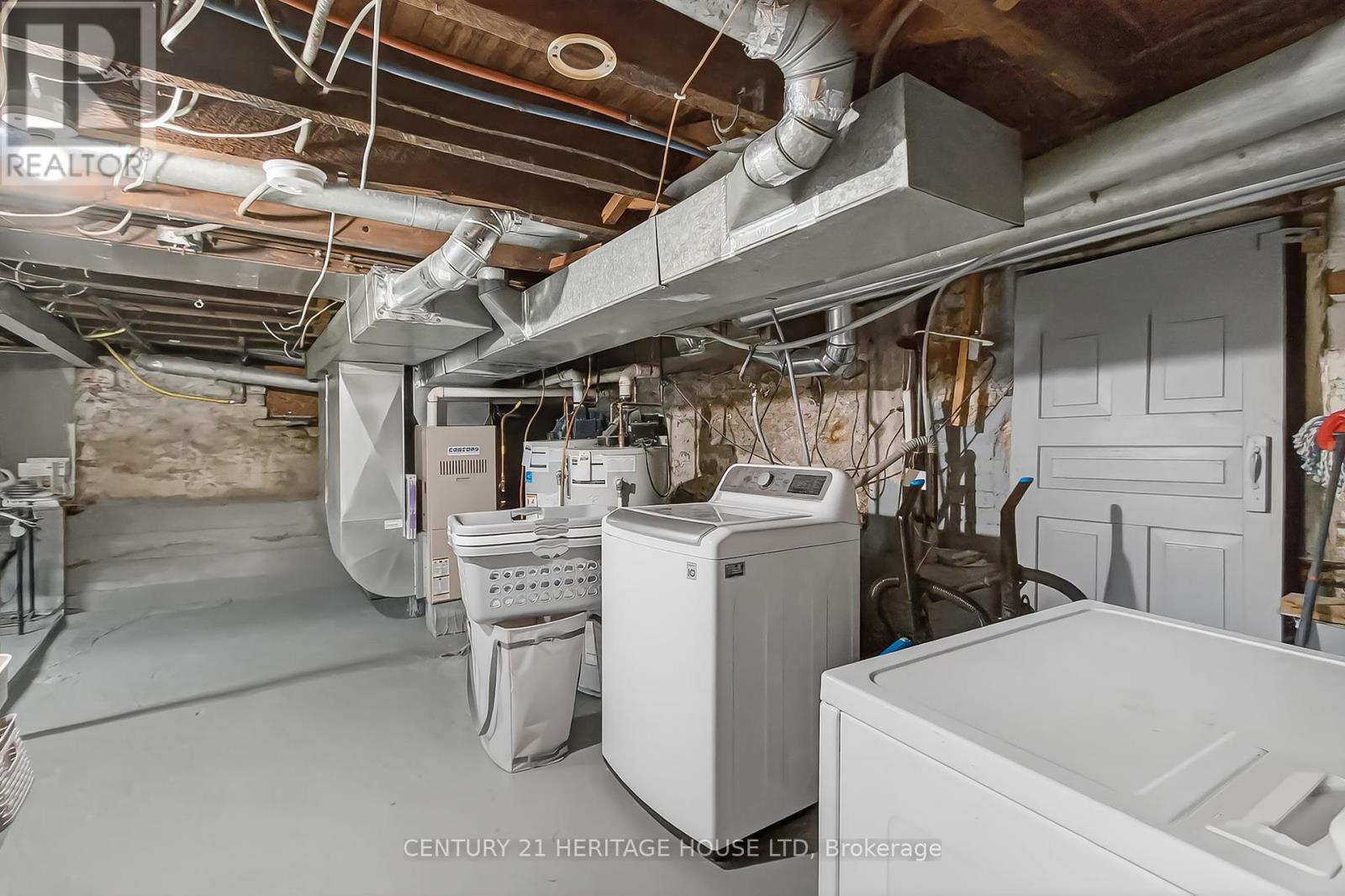 Photo 46 of 50 for 61 Regent Street S