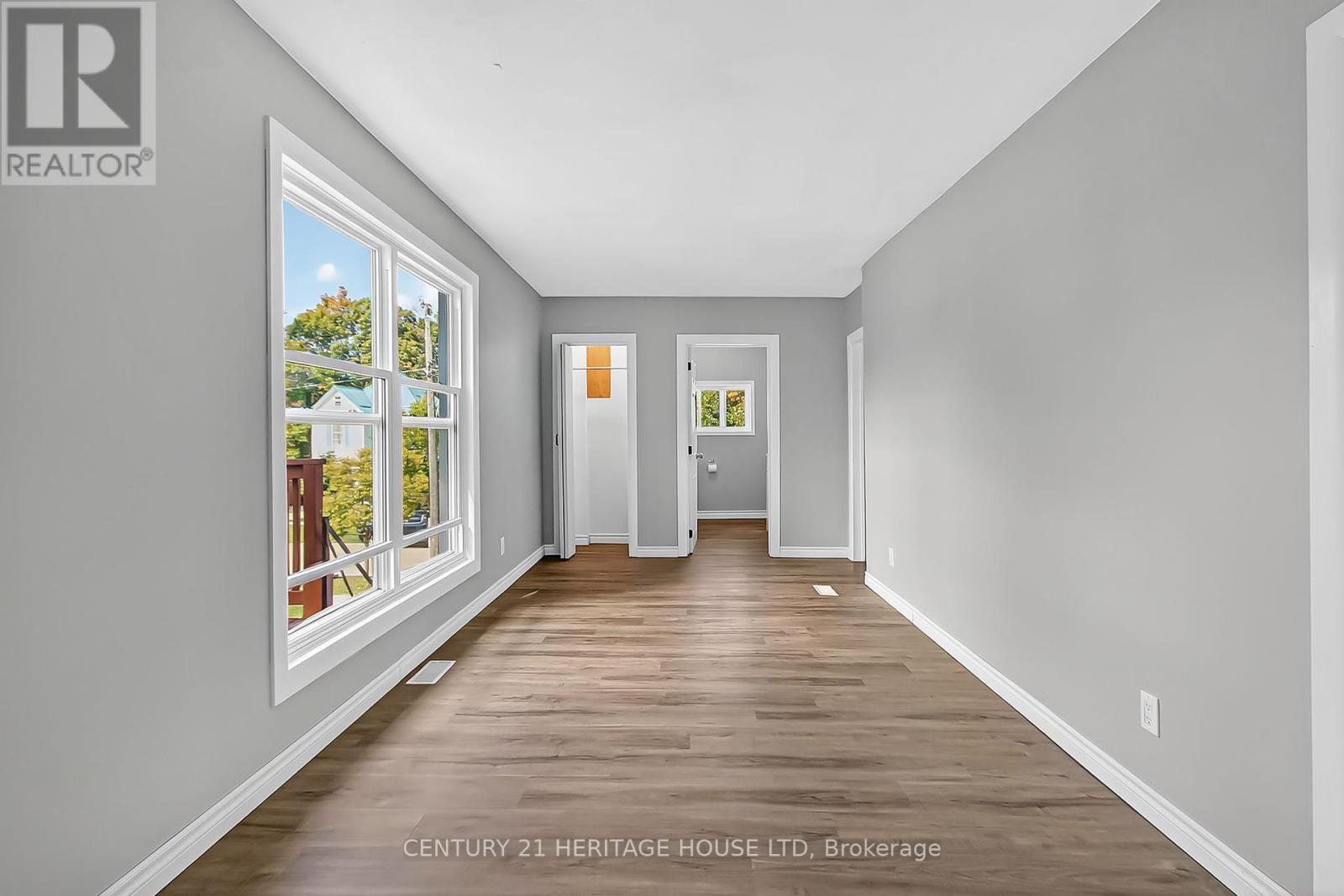 61 Regent Street S, St. Thomas, Ontario  N5R 2A4 - Photo 34 - X12407420