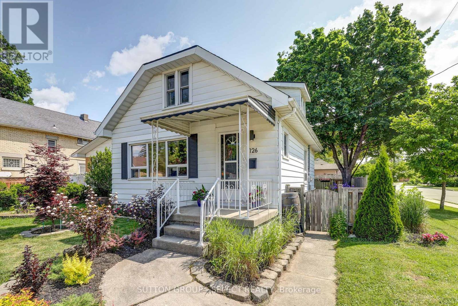 126 Brisbin Street, London East, Ontario  N5Z 2M1 - Photo 2 - X12433979